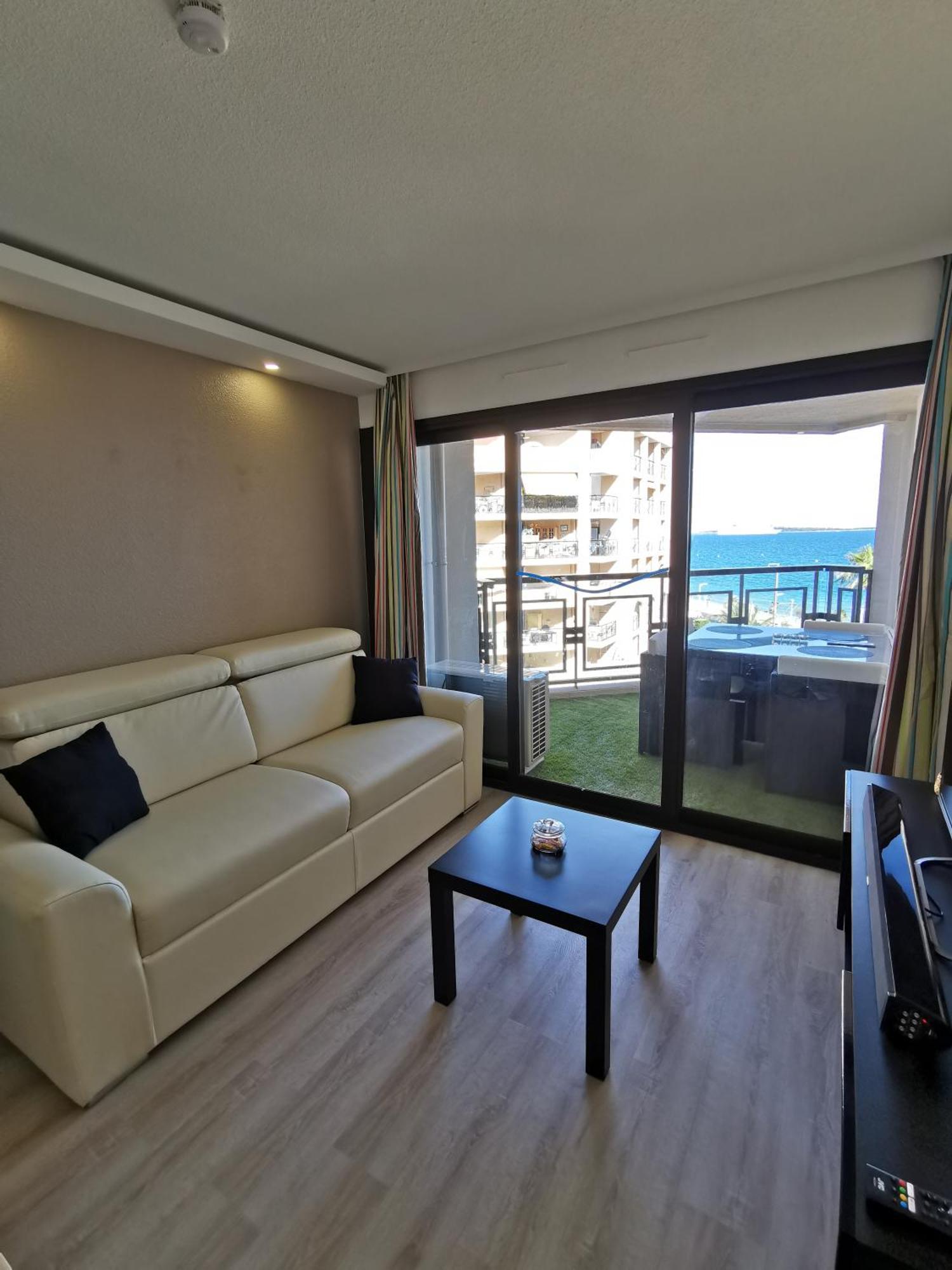 Appartement En Bord De Mer 戛纳 外观 照片